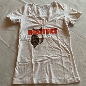 HOOTERS SHORT SLEEVE TOP SMALL
